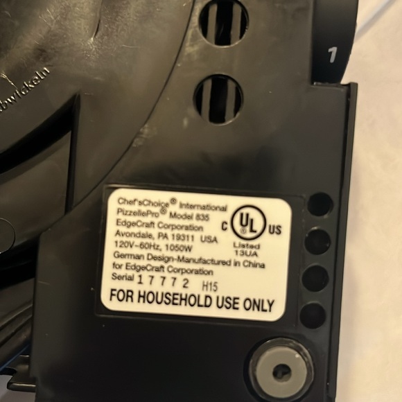 Chef’s Choice PizzellePro Express Bake 835 Pizzelle Waffle Maker - Picture 5 of 5